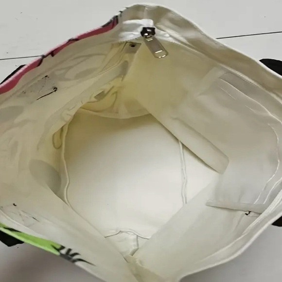 Disney character Minnie Mouse Daffy Duck etc Graphic Tote with bag charm - Picture 4 of 5